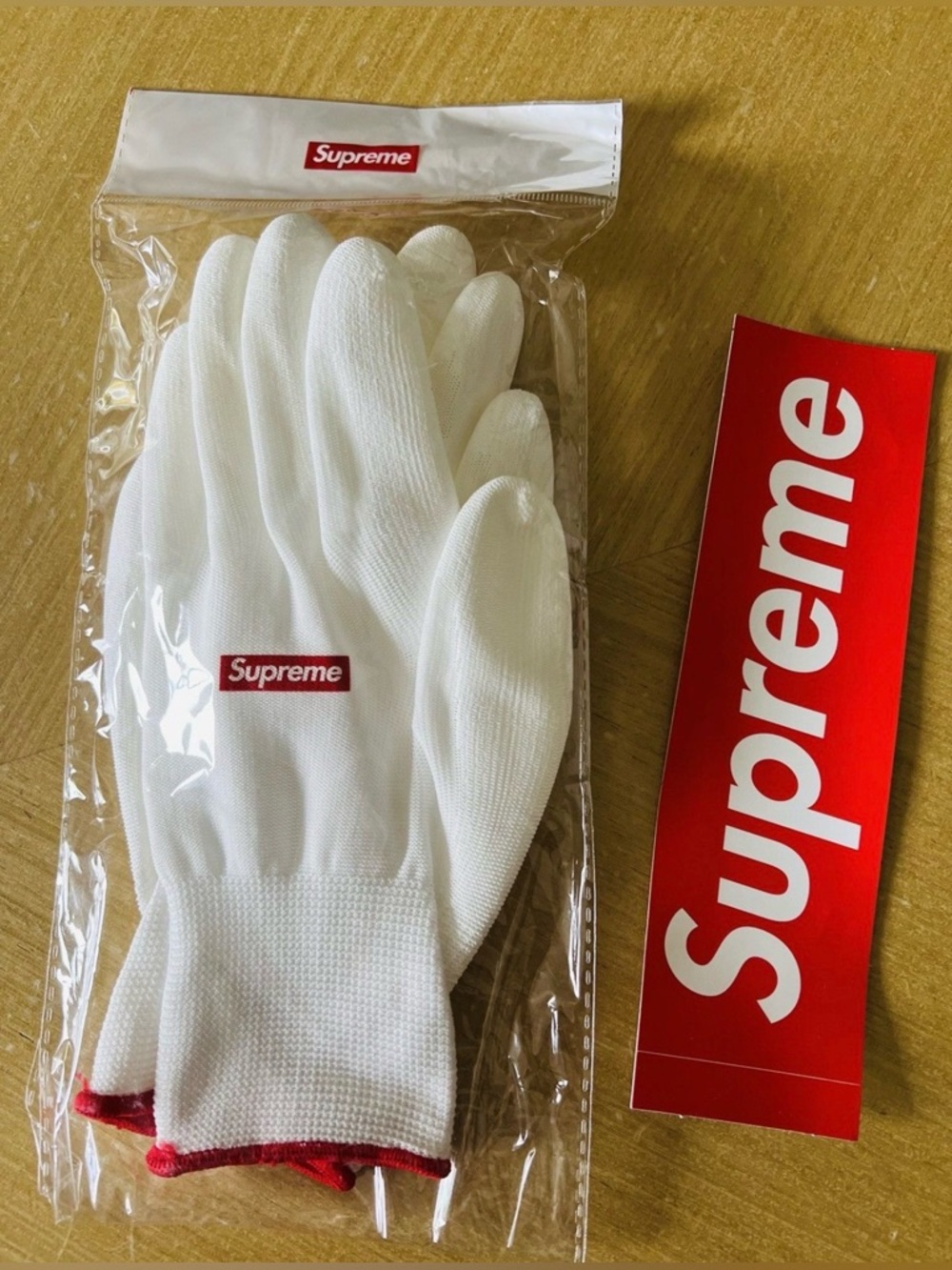 Supreme Rubberized Gloves & box logo sticker